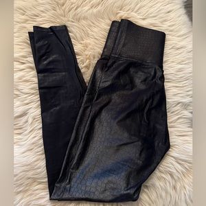 Carbon38 Takara Shine Leggings - Black Embossed Croc